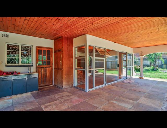 8 BEDROOM FREEHOLD FOR SALE IN CHASEDENE